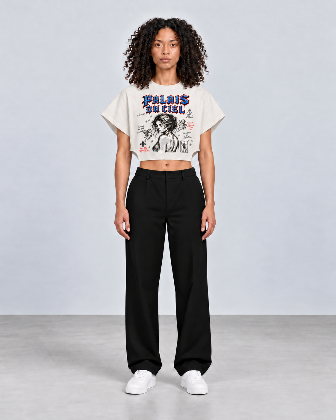 LA GRÂCE DU CIEL Cropped T-Shirt in GRIS CLAIR — front on studio model
